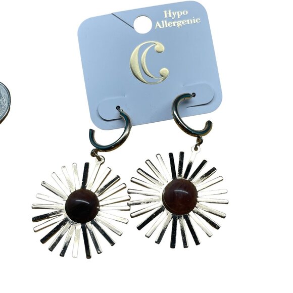 Charming Charlie MSRP $16 Gold & Brown Hypoallergenic Sunburst Dangle Earrings - Picture 4 of 4